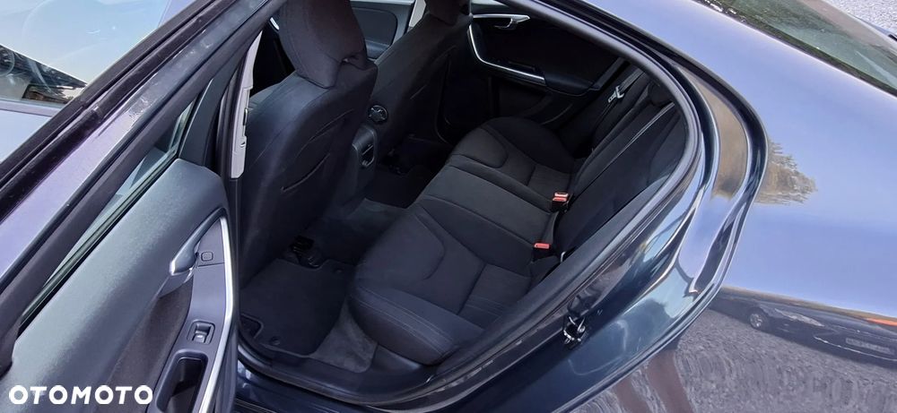 Volvo S60 T3 Kinetic - 17