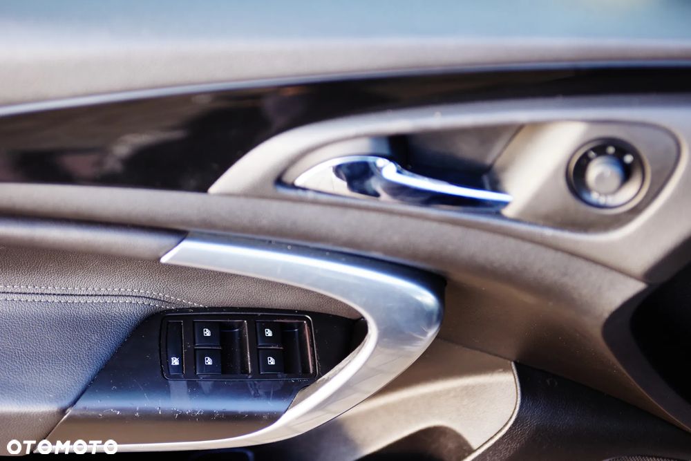 Opel Insignia 1.6 Turbo Cosmo - 19