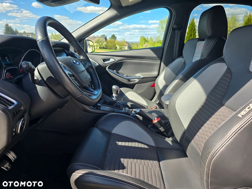 Ford Focus 2.0 EcoBoost ST mit Leder-Exclusiv-Paket - 22