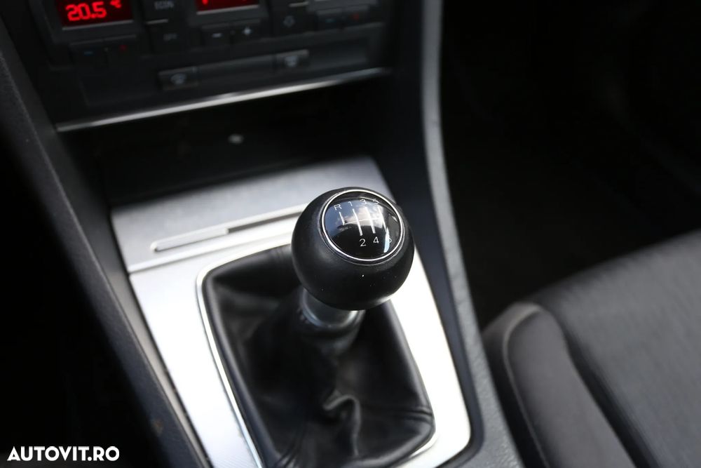 Audi A4 Limuzina 2.0 T FSI quattro - 13