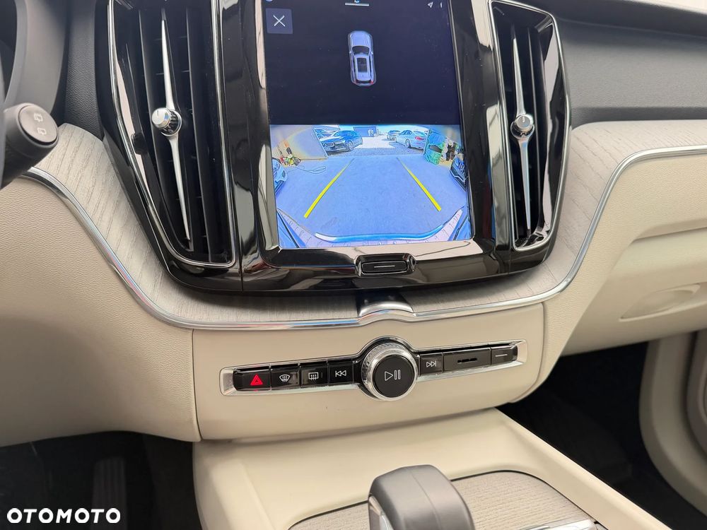 Volvo XC 60 T8 AWD Recharge Plus Black Edition - 11