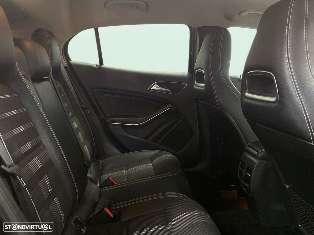 Mercedes-Benz GLA 180 d Urban - 15