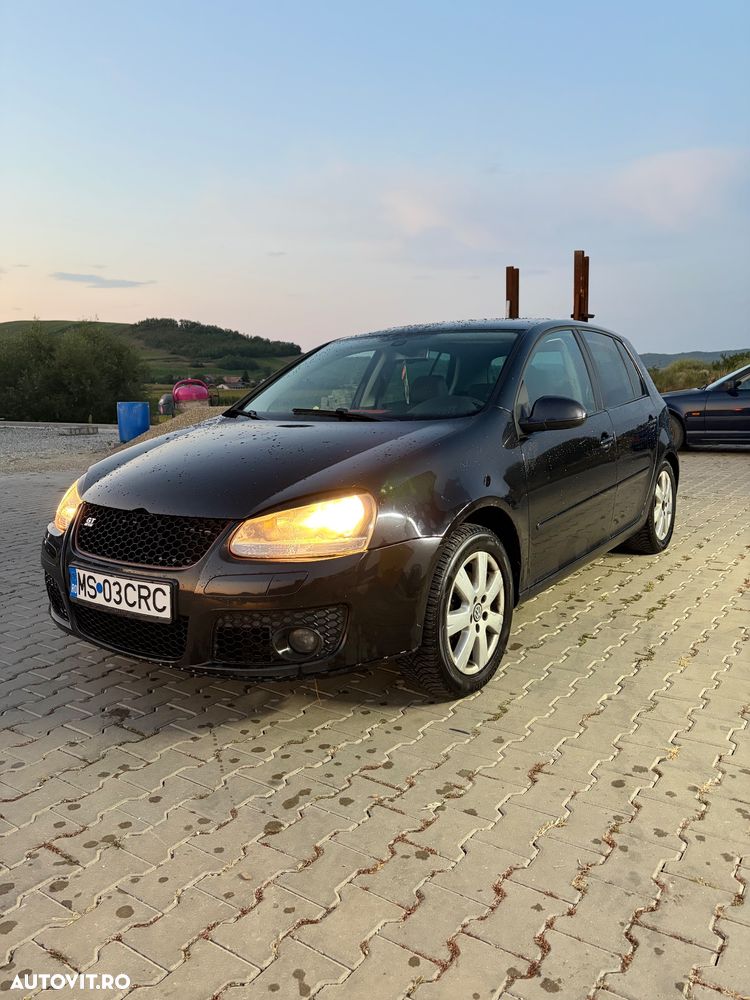Volkswagen Golf - 2