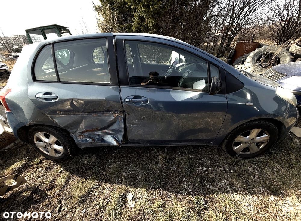 Toyota Yaris 1.3 Sol MM - 6