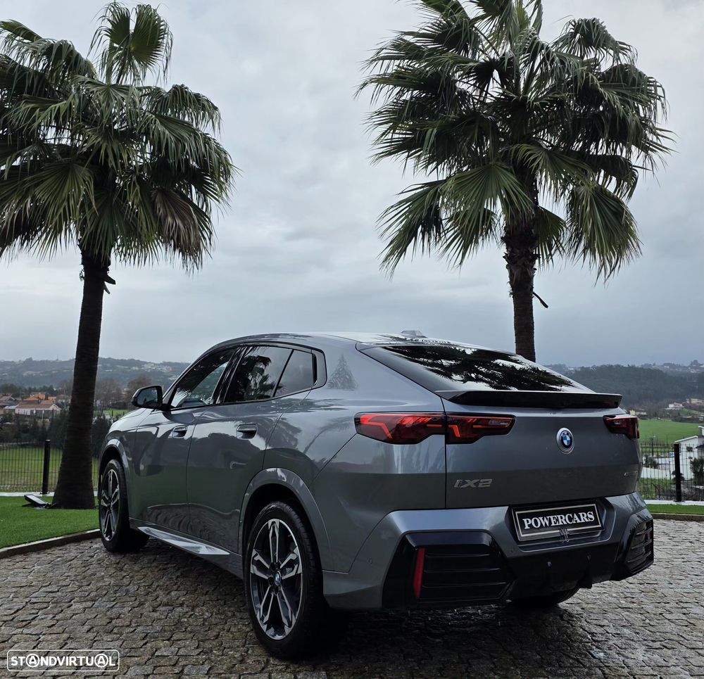 BMW iX2 eDrive20 Pack Desportivo M - 9