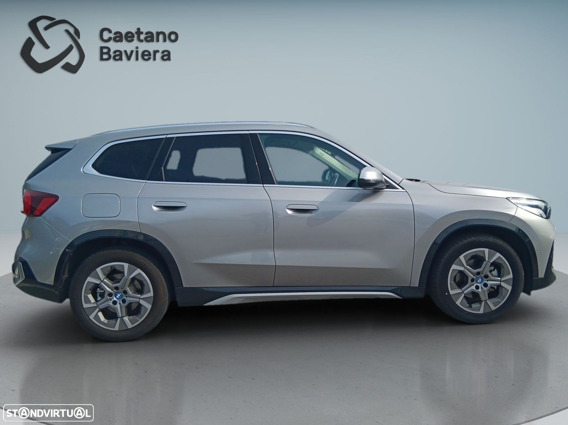 BMW ix1 eDrive20 - 9