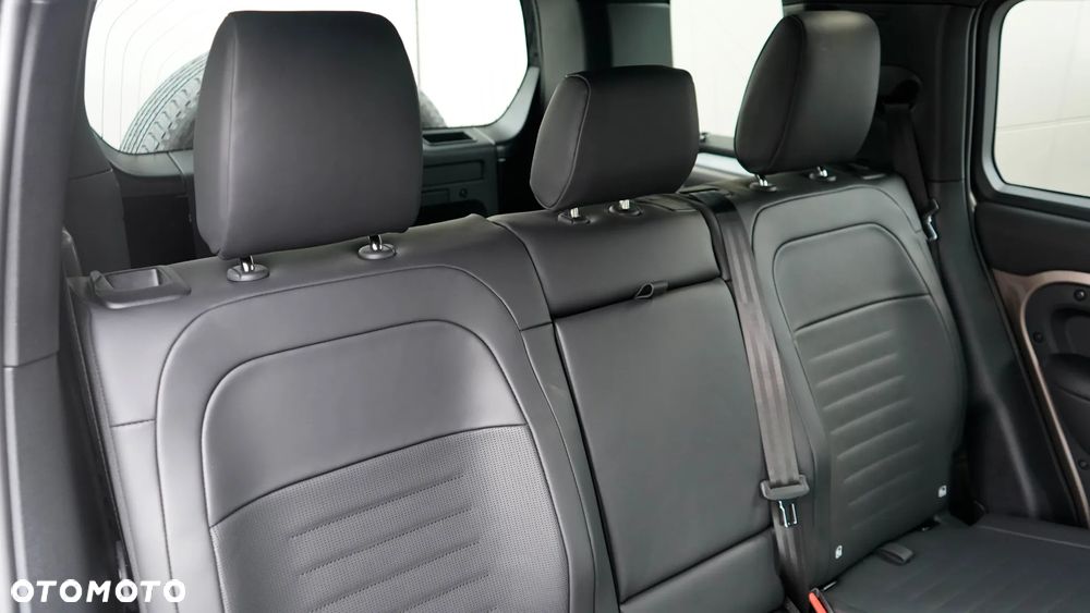 Land Rover Defender 4.4 P635 V8 mHEV Octa - 35