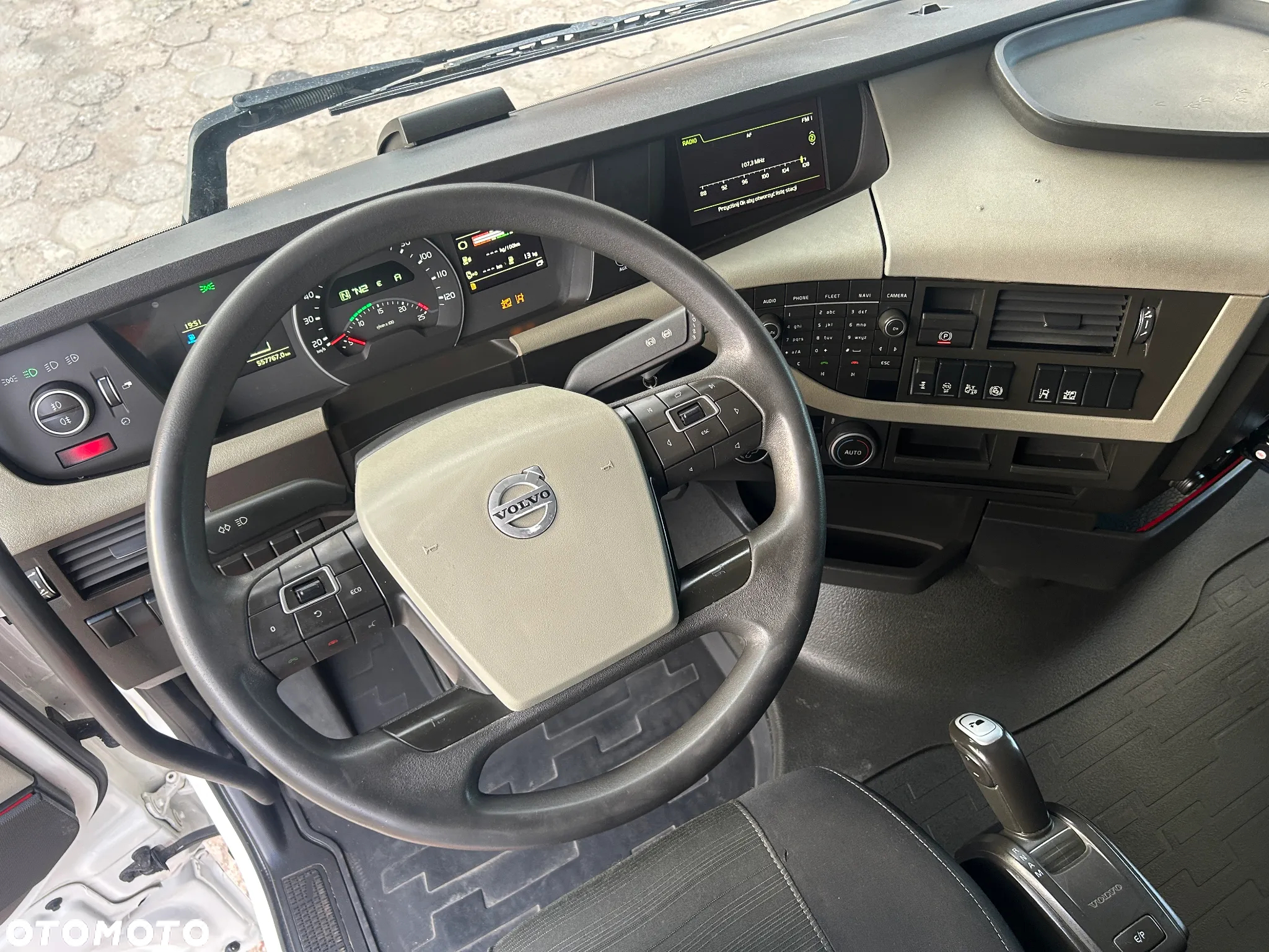 Volvo FH 460 GAZ LNG + DIESEL / PRZEBIEG TYLKO 557 767 KM / 2019 ROK !! - 24