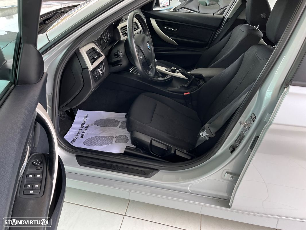 BMW 316 i Touring Line Sport - 13