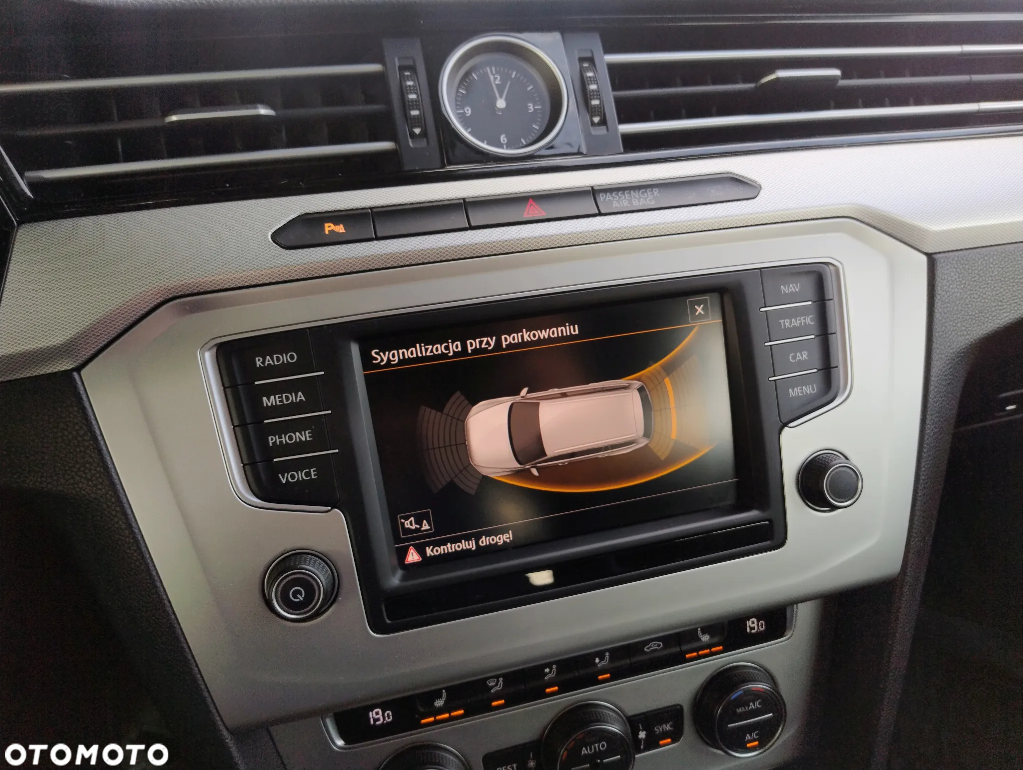 Volkswagen Passat Variant 2.0 TDI (BlueMotion Technology) Trendline - 18