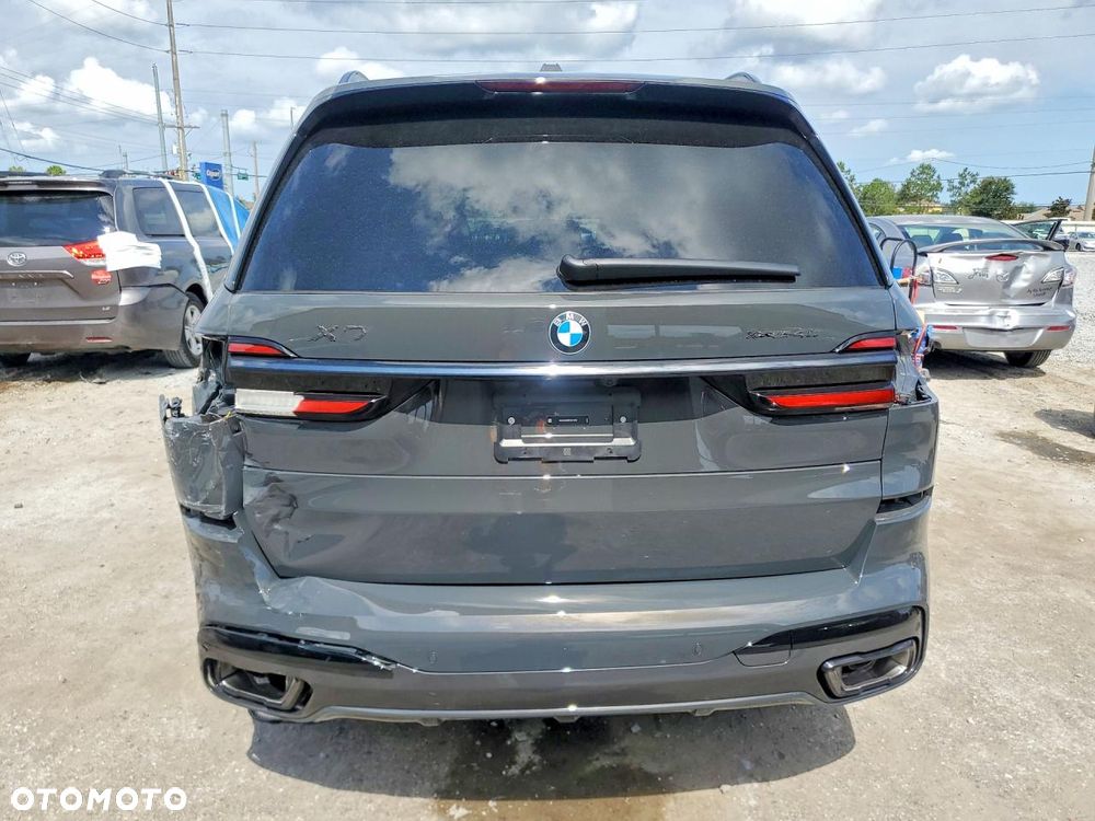 BMW X7 xDrive40i - 7