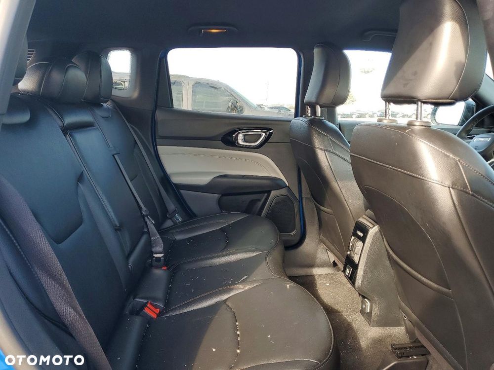 Jeep Compass - 13