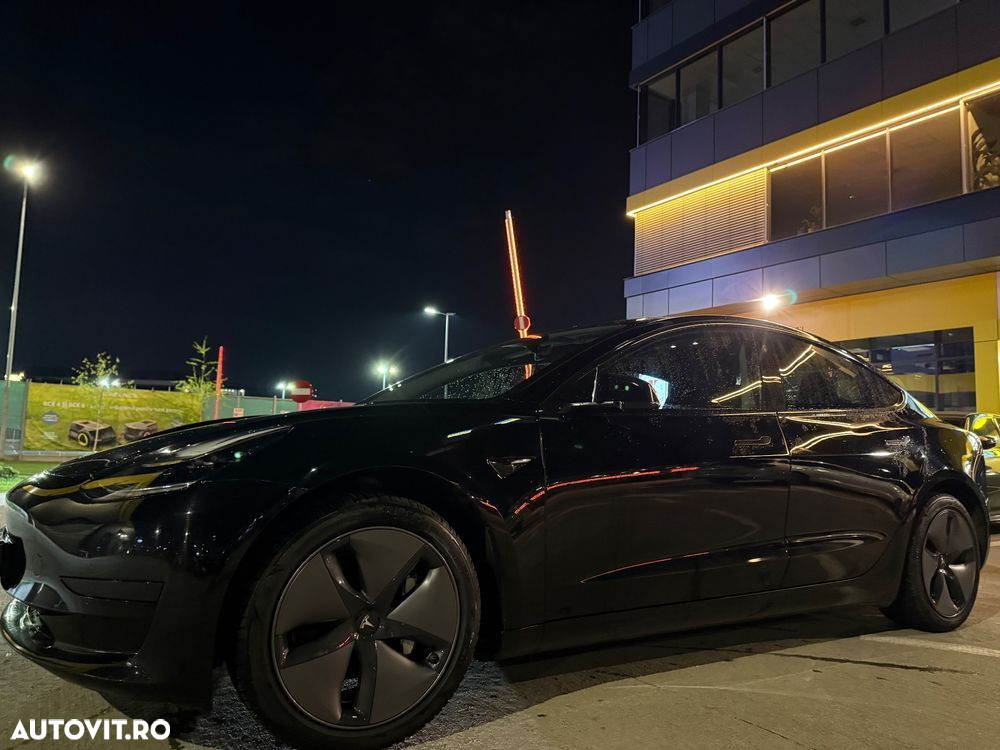 Tesla Model 3 - 9