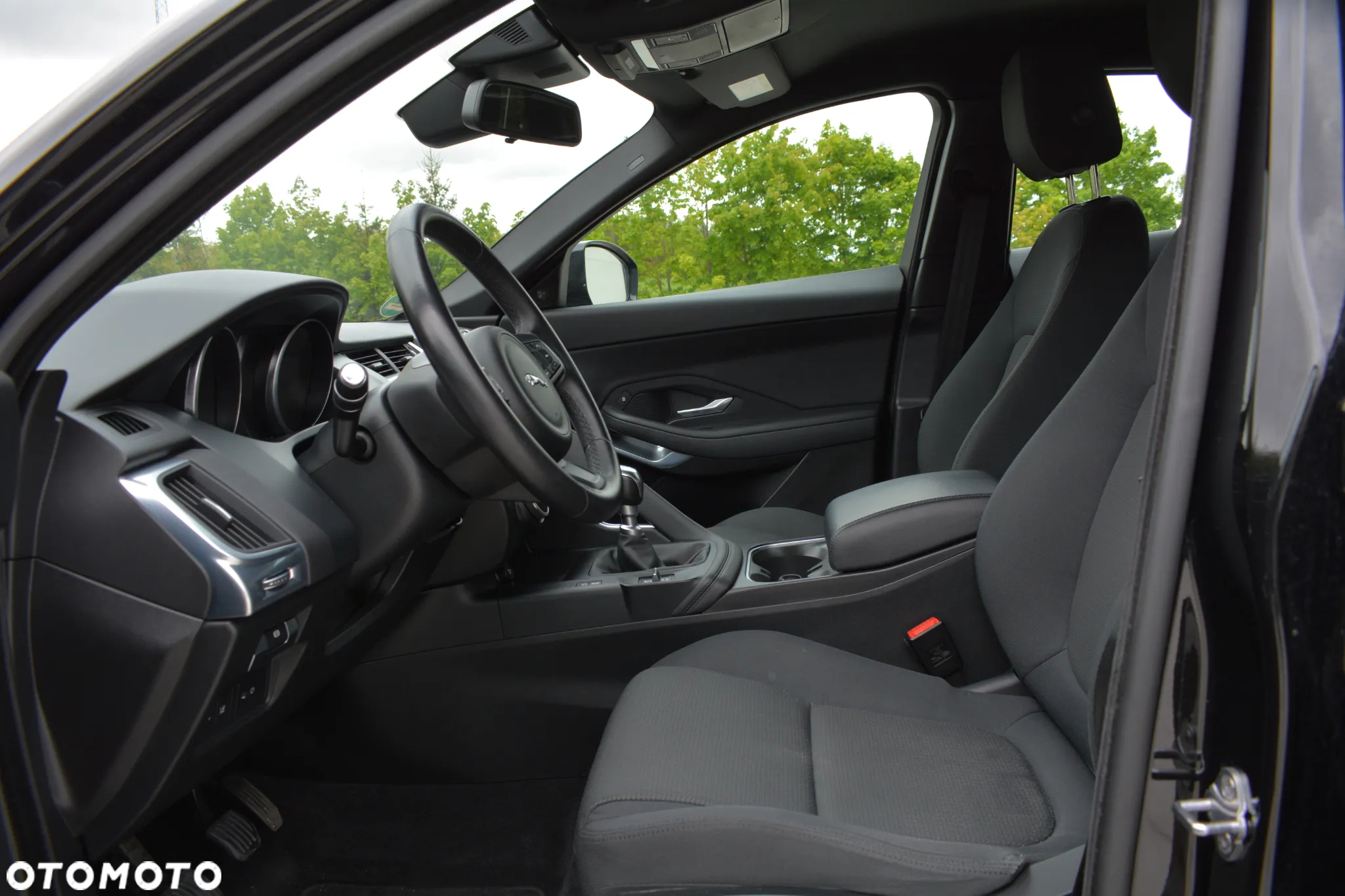 Jaguar E-Pace - 25