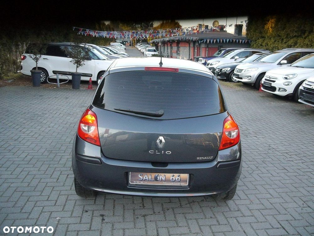 Renault Clio 1.5 dCi Privilege - 11