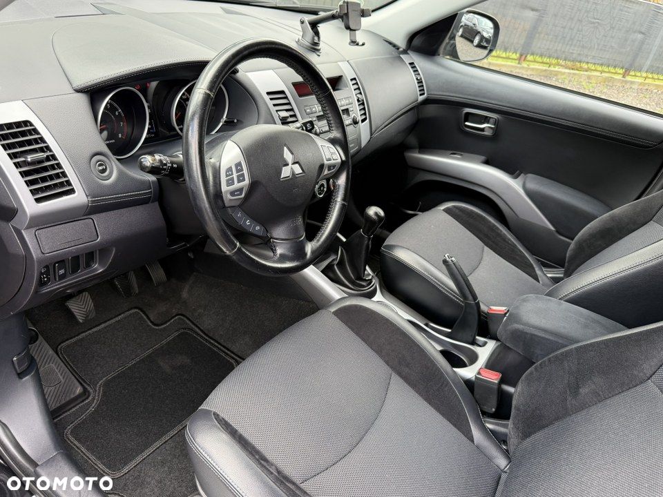 Mitsubishi Outlander 2.0 2WD XTRA - 19
