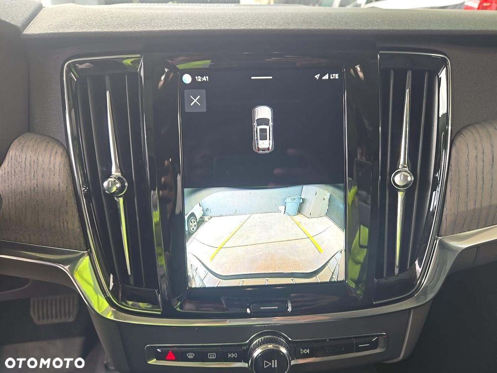 Volvo V90 Cross Country - 16