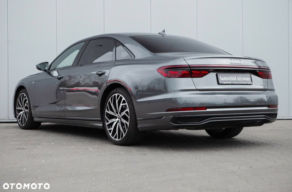 Audi A8 - 6