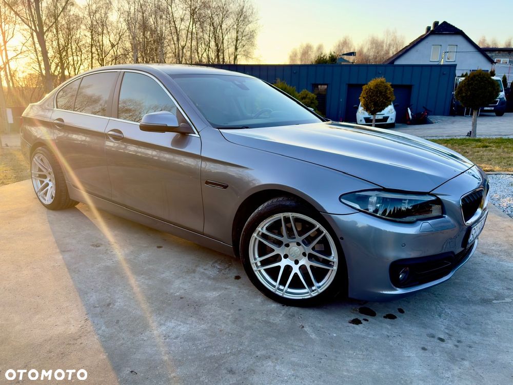 BMW Seria 5 528i xDrive Sport-Aut Luxury Line - 7