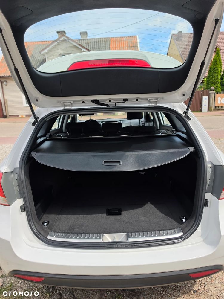 Hyundai i40 Kombi blue 1.6 Classic - 33