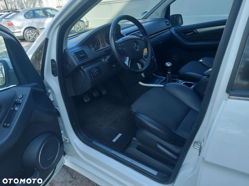 Mercedes-Benz Klasa B 200 CDI DPF SPORT EDITION - 19