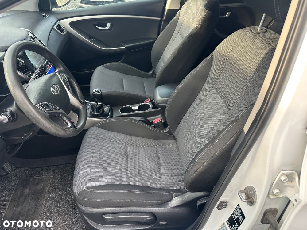 Hyundai i30 1.4 Trend - 13