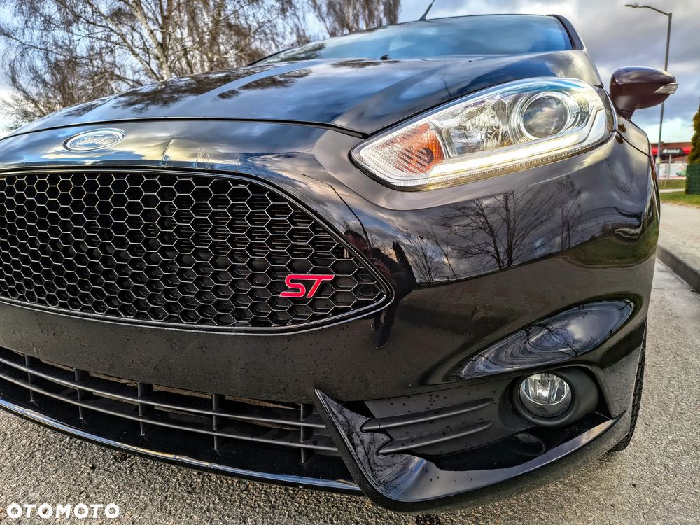Ford Fiesta 1.6 EcoBoost ST - 25
