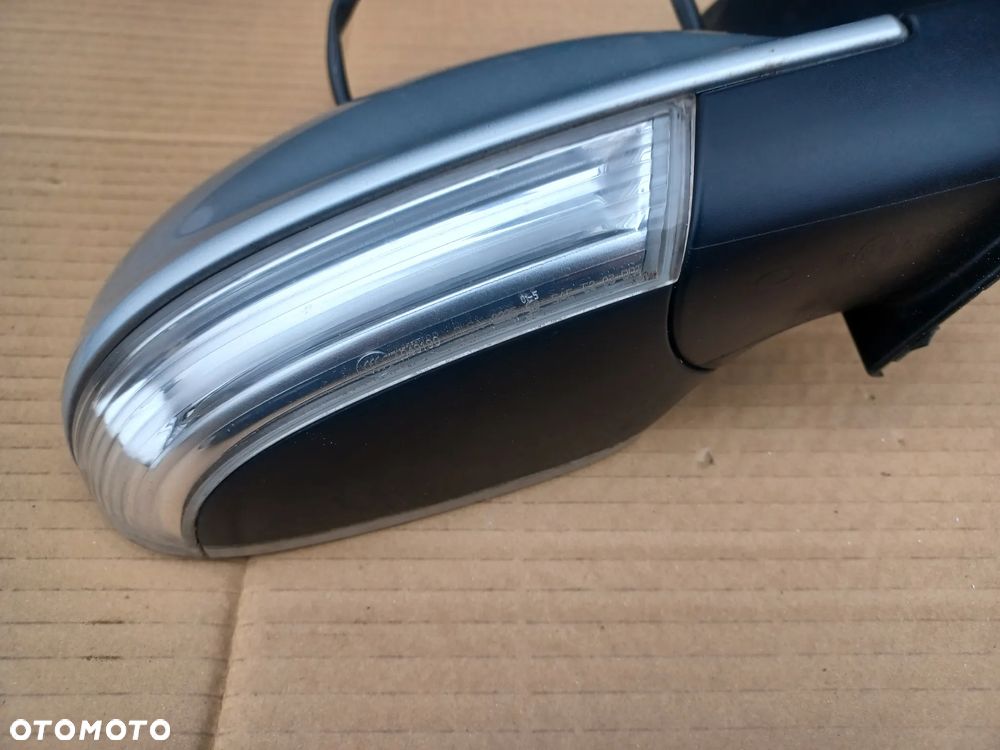 LUSTERKO PRAWE VW GOLF V PLUS LA7W 6PIN - 6