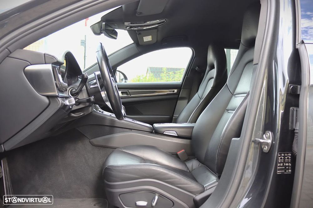 Porsche Panamera Sport Turismo 4 E-Hybrid - 23