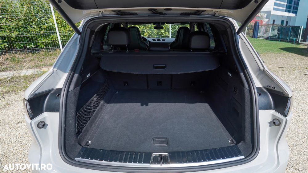 Porsche Cayenne Turbo - 15