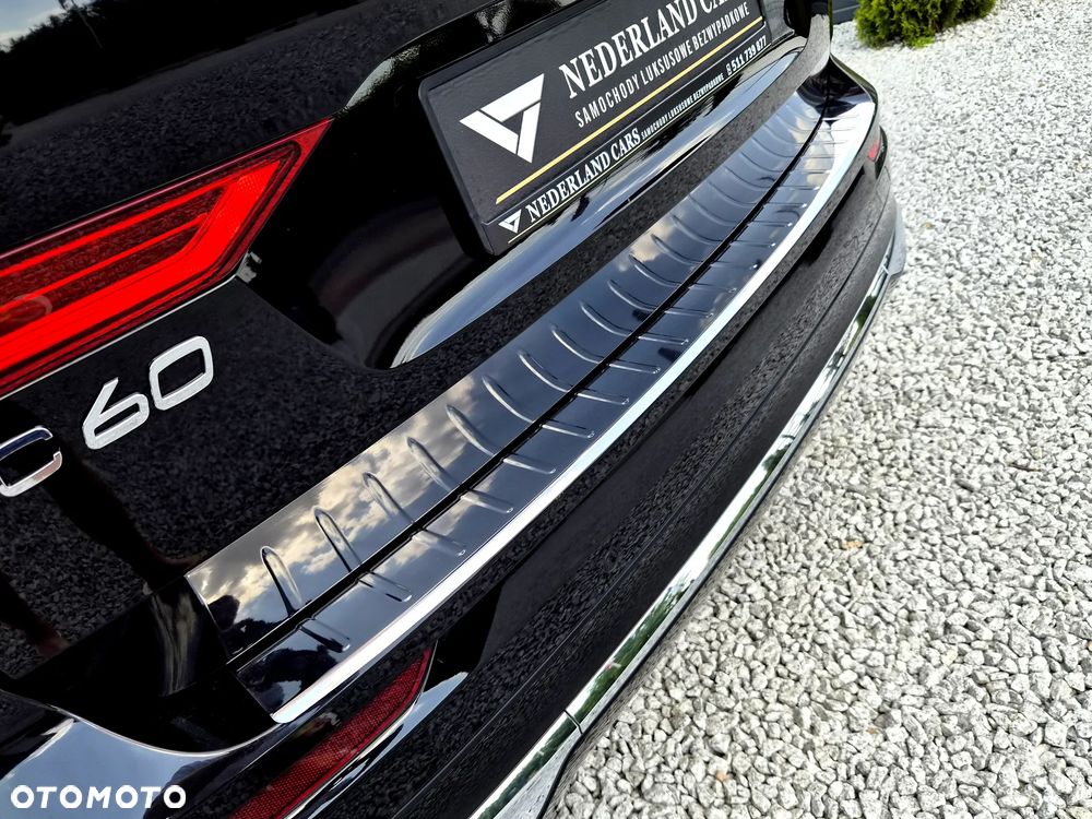 Volvo XC 60 T6 Plug-In Hybrid AWD Plus Bright - 27