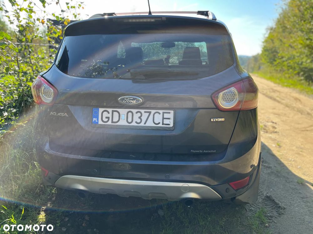 Ford Kuga 2.0 TDCi 4x4 Titanium - 4