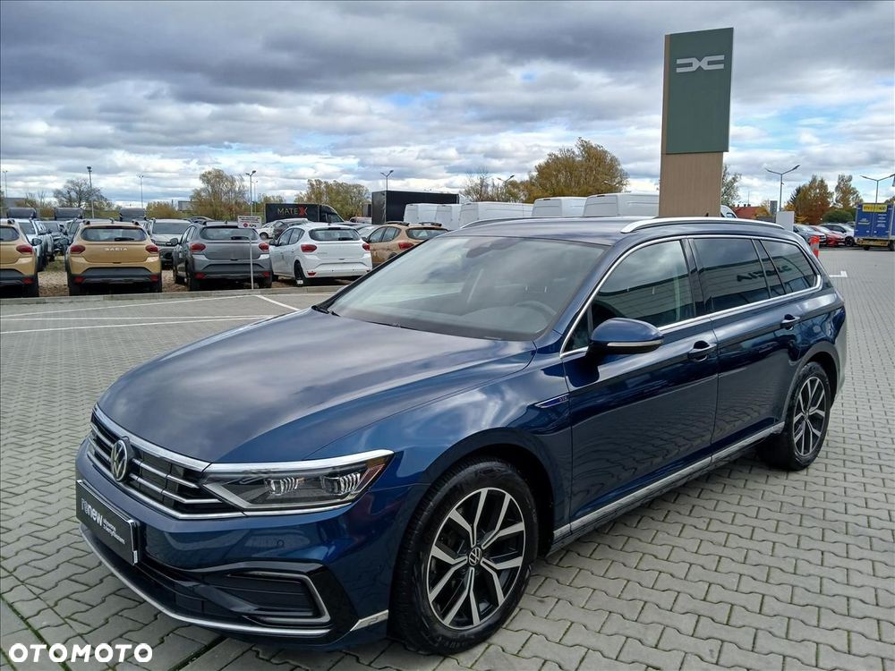 Volkswagen Passat - 2