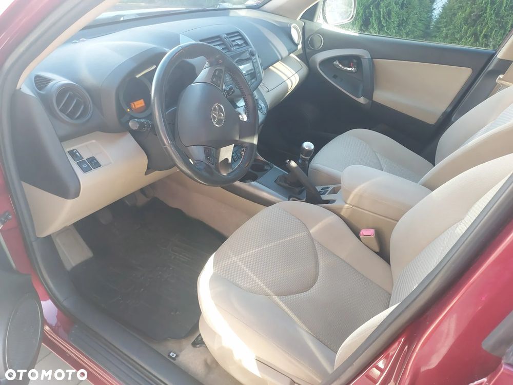 Toyota RAV4 - 21