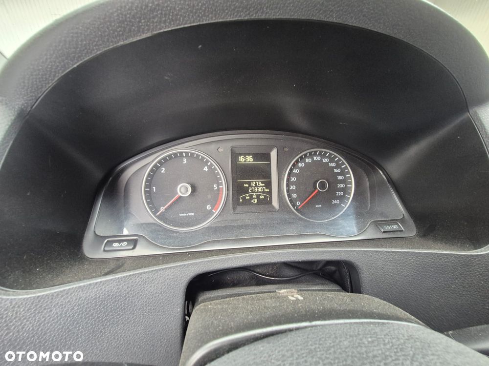 Volkswagen Caravelle - 9