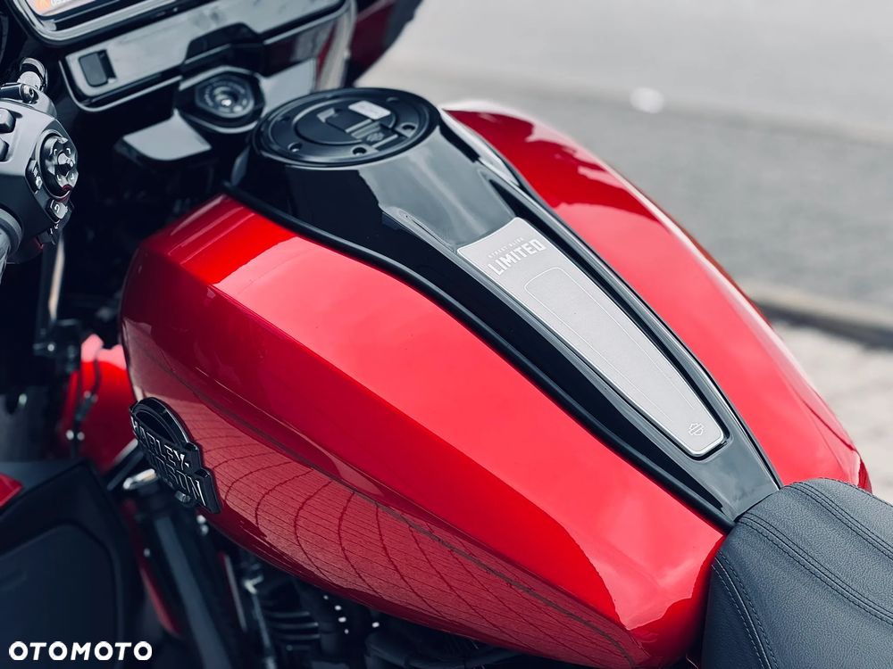 Harley-Davidson Touring Street Glide - 15