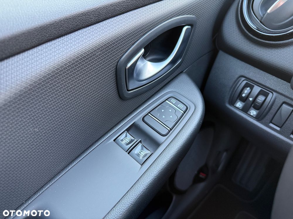 Renault Clio TCe 90 Limited - 19