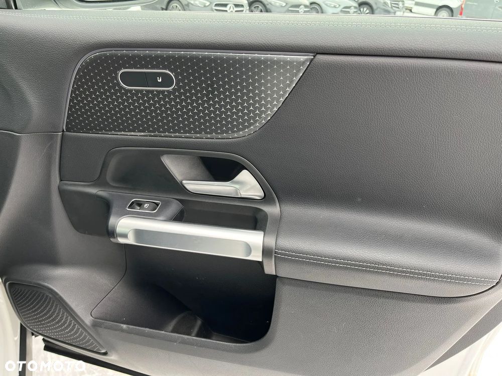 Mercedes-Benz EQB 250 70.5kWh Progressive 7os - 24