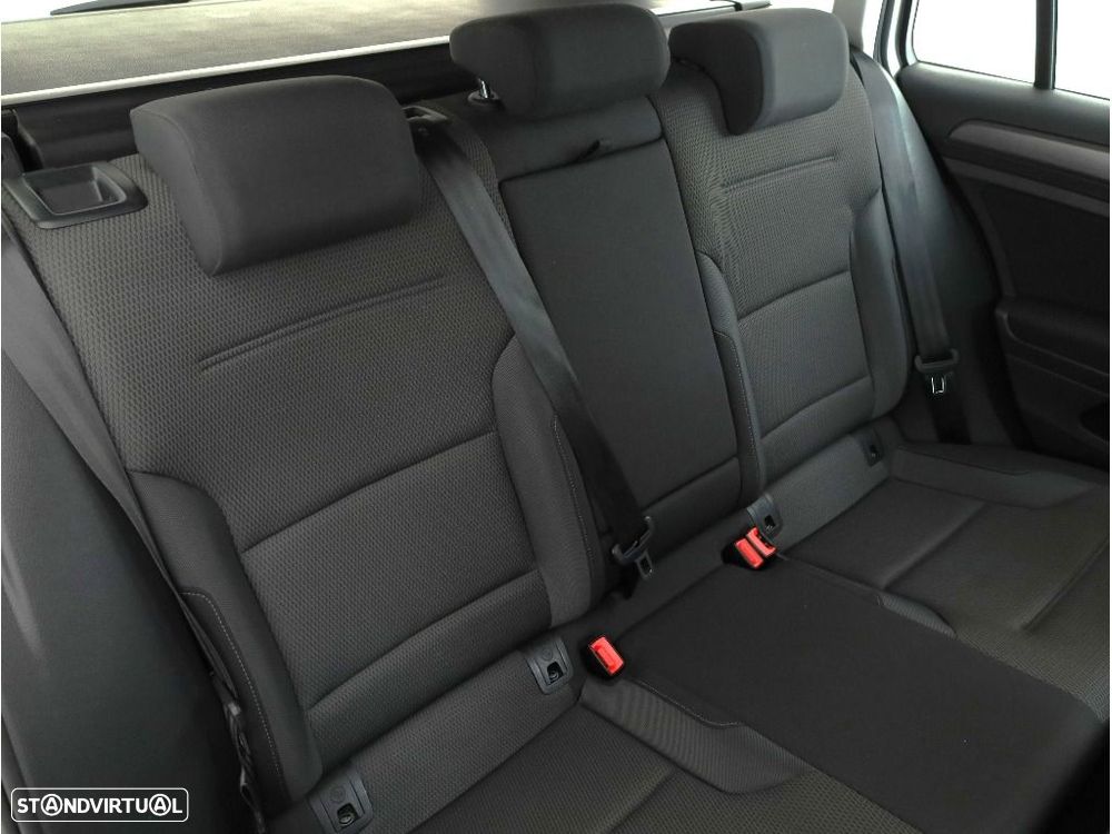 VW Golf Variant 1.6 TDi Confortline - 14