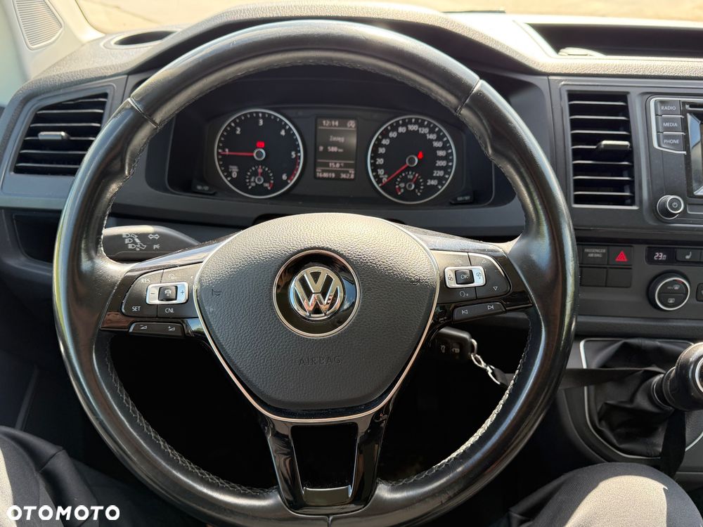 Volkswagen Multivan - 30
