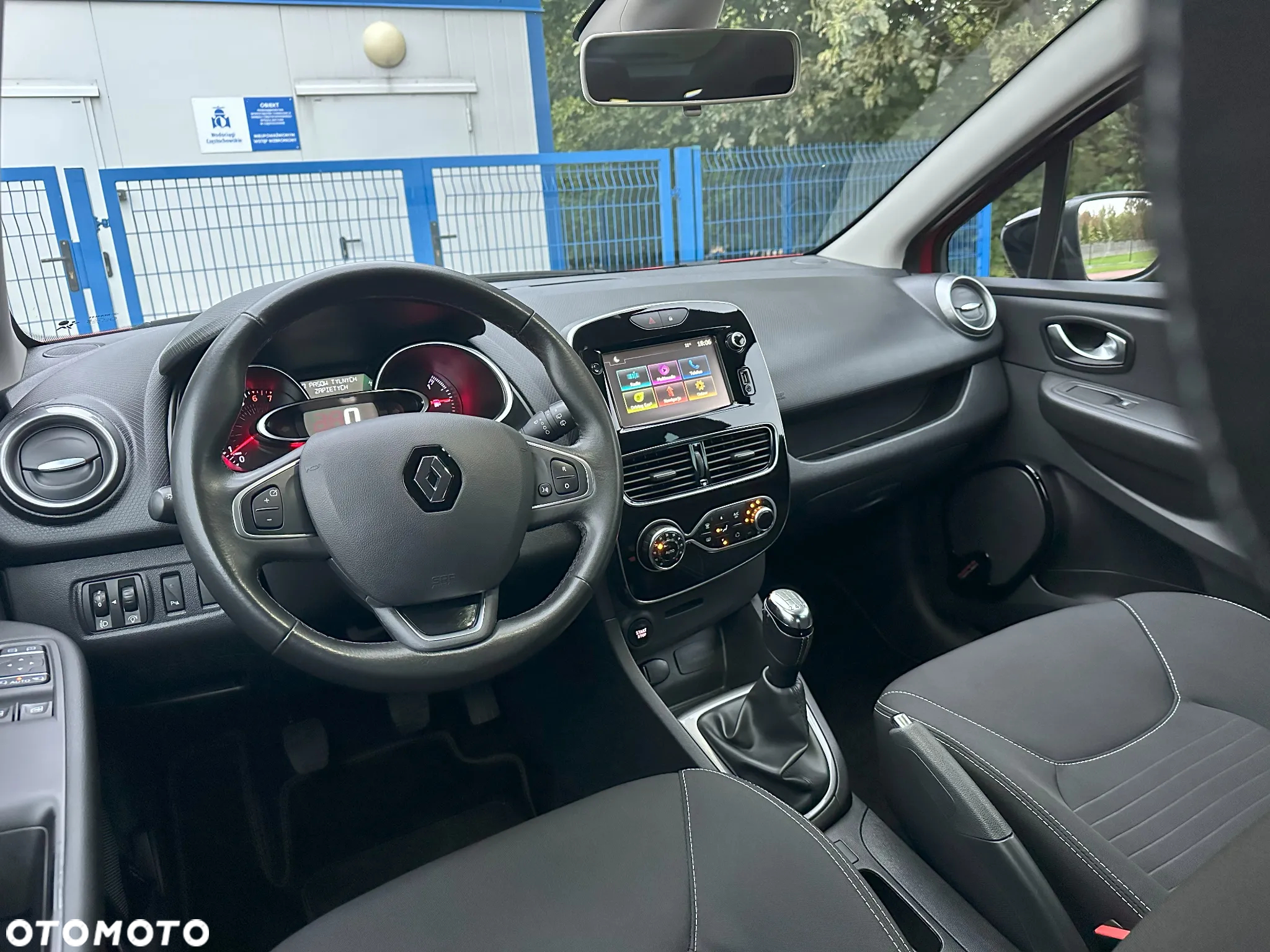 Renault Clio 1.2 16V Limited EU6 - 22