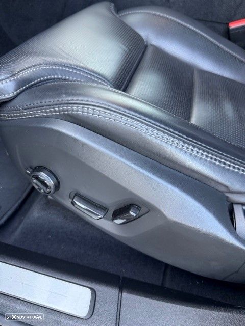 Volvo XC 60 2.0 T6 PHEV Plus Dark AWD - 19