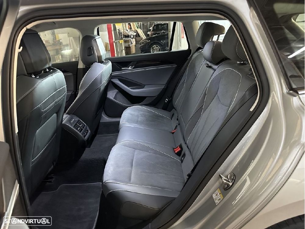 VW Passat Variant 1.5 TSI eHybrid DSG Versão Fiscal - 12