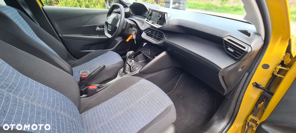 Peugeot 208 - 13
