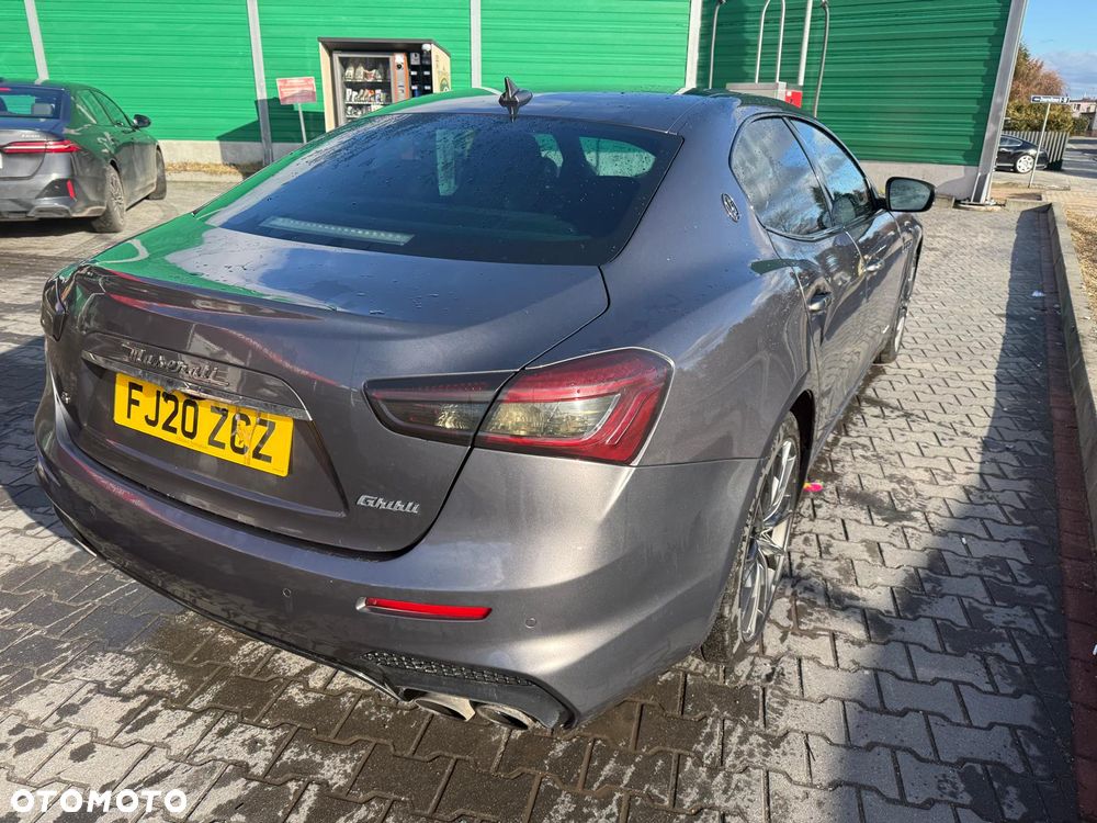 Maserati Ghibli S GranSport - 11