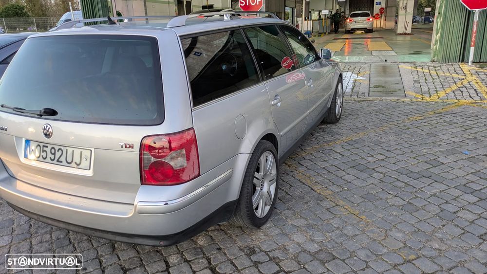 VW Passat Variant 1.9 TDi Highline Tip - 11