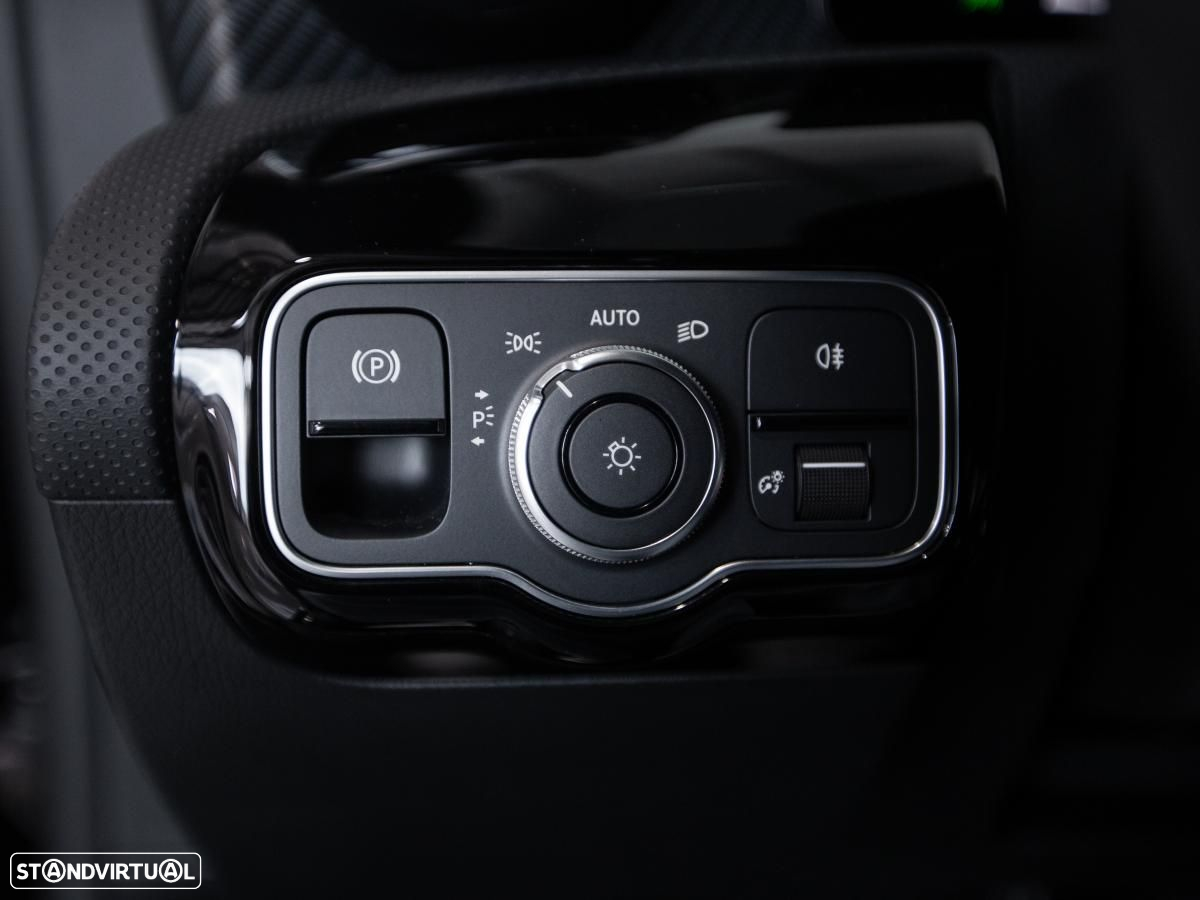 Mercedes-Benz CLA 180 Shooting Brake 7G-DCT - 15