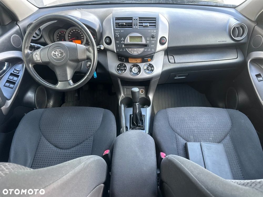 Toyota RAV4 - 26