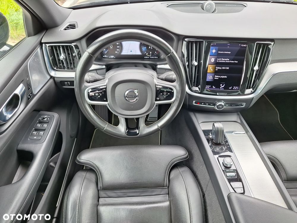 Volvo V60 B4 D R-Design - 28