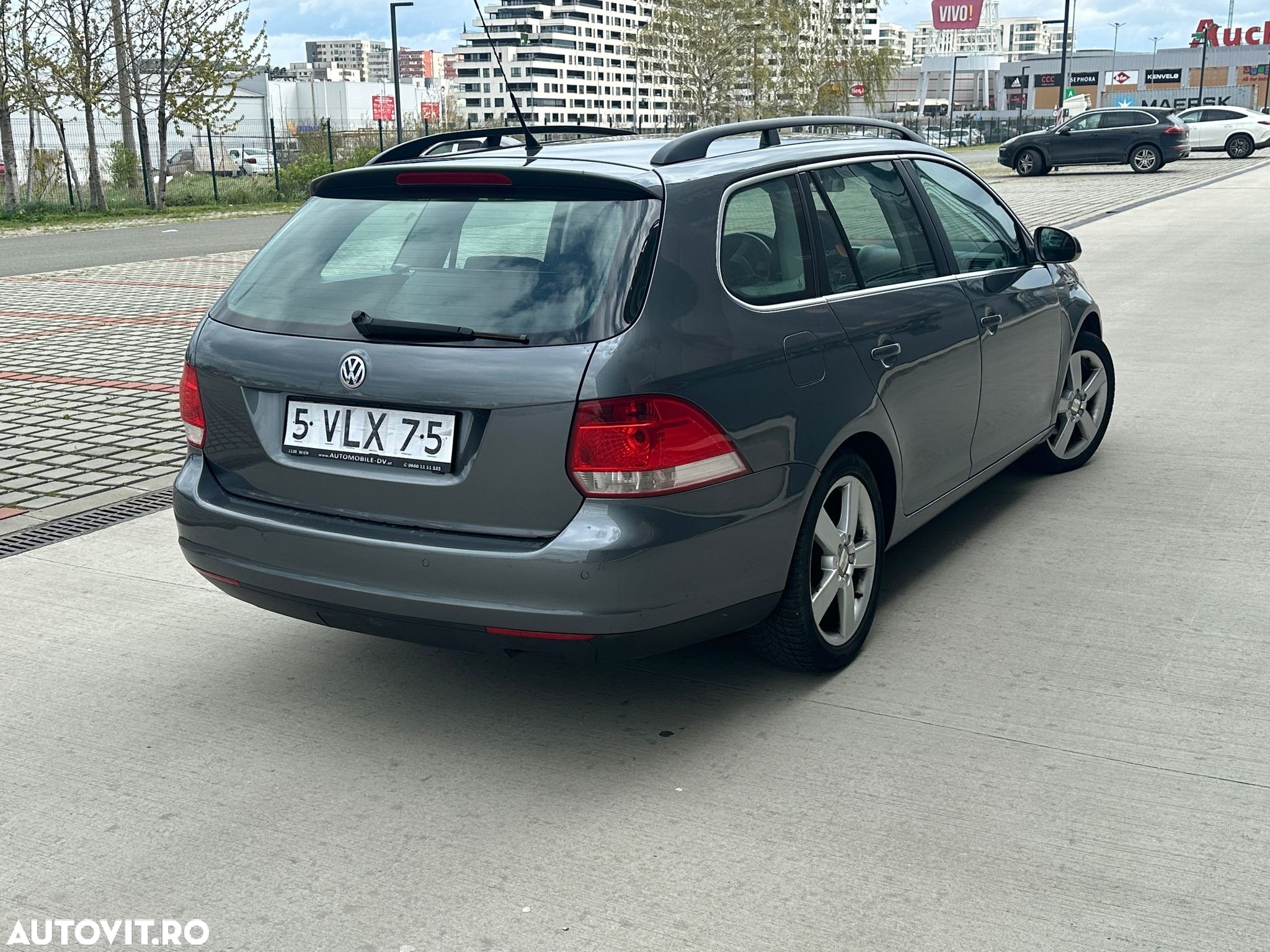 Volkswagen Golf 1.9 TDI DPF DSG Comfortline - 8
